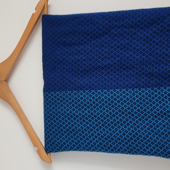 Two tone blue scarf - Picture 3 of 3